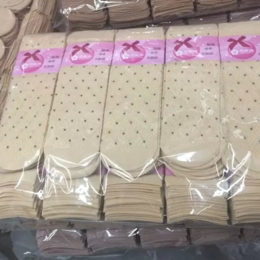ويتم بيع الجوارب المخملية المخملية في الربيع من أجل بيع الجوارب المثيرة