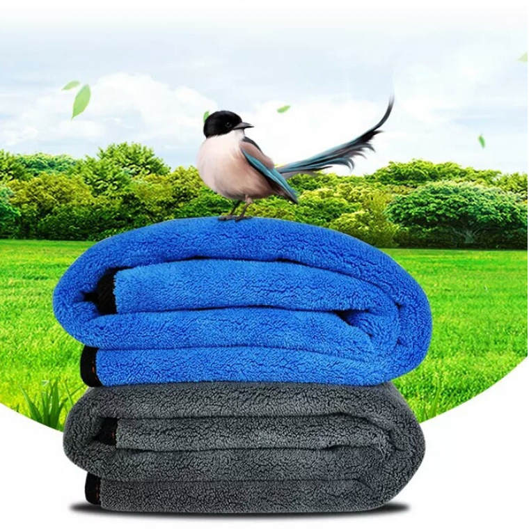 Amazon High-Density Cleaning Towel Coral Velvet Thickened Absorbent Two-Color Double-Sided Fiber Car Wash Towel Manufacturers Application Scenario