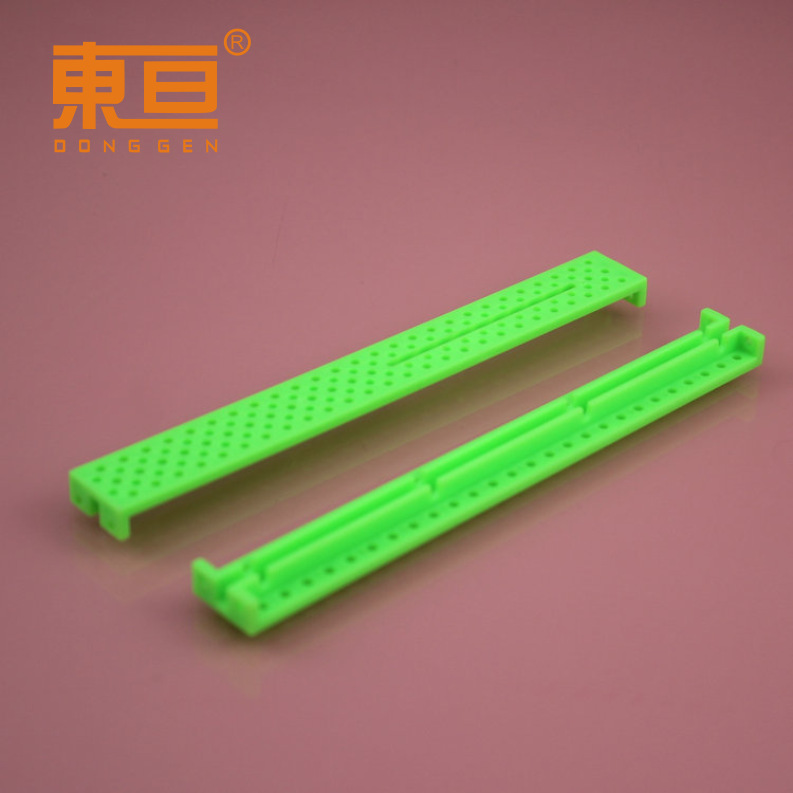 MGG135167 Green door rail rod Plastic rod Toy Stand Rail rod Technology building block parts Application Scenario