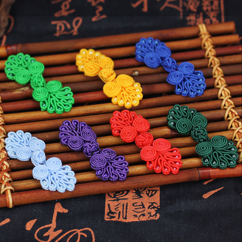 Xinpeng Pan QQ Zi Cheongsam buttons, Chinese wedding invitations, handcrafted retro decorations, ancient costume traditional clothes, shoes and accessories details Picture