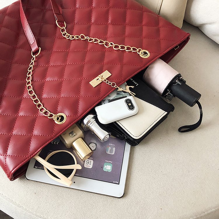 Otoño-invierno nuevo bolso de gran capacidad versión coreana moda linger bolsa de cadena ciervo de un hombro bolso de mujer en stock Application Scenario