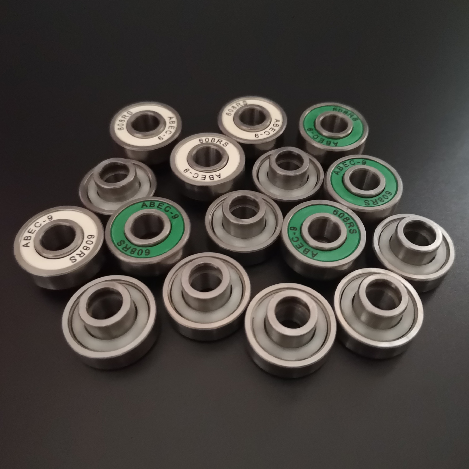 Off-The-Shelf Longboard Integrated Ceramic Bearing Silicon Nitride Bearing Zero-Resistance Longboard Integrated Bearing 608 Application Scenario