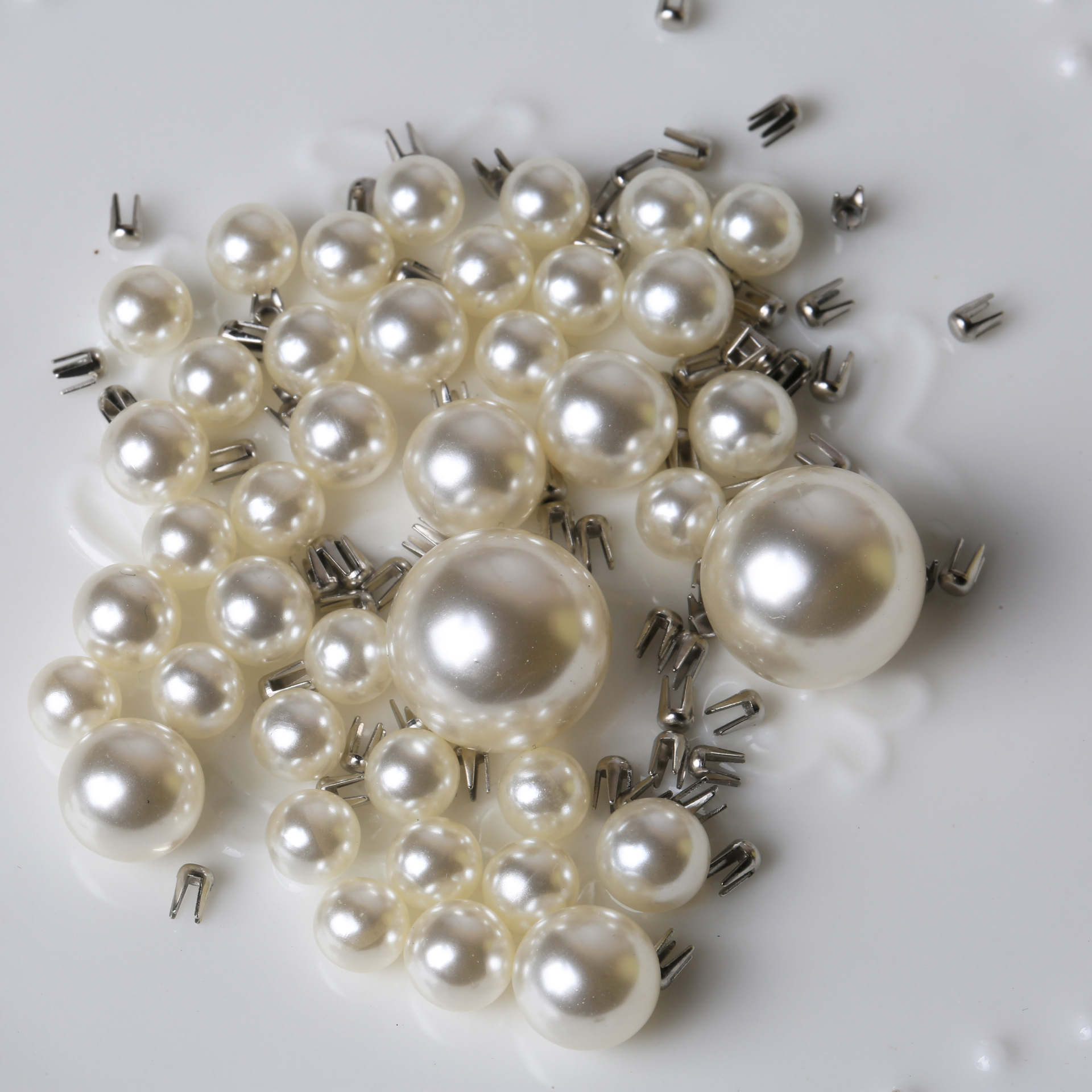 Factory Direct Sales 8-16Mm Imitation High Light Non-Porous Pearl Nail Beads High-Grade Water Foam Beads Abs Plastic Pearl Manufacturers Application Scenario