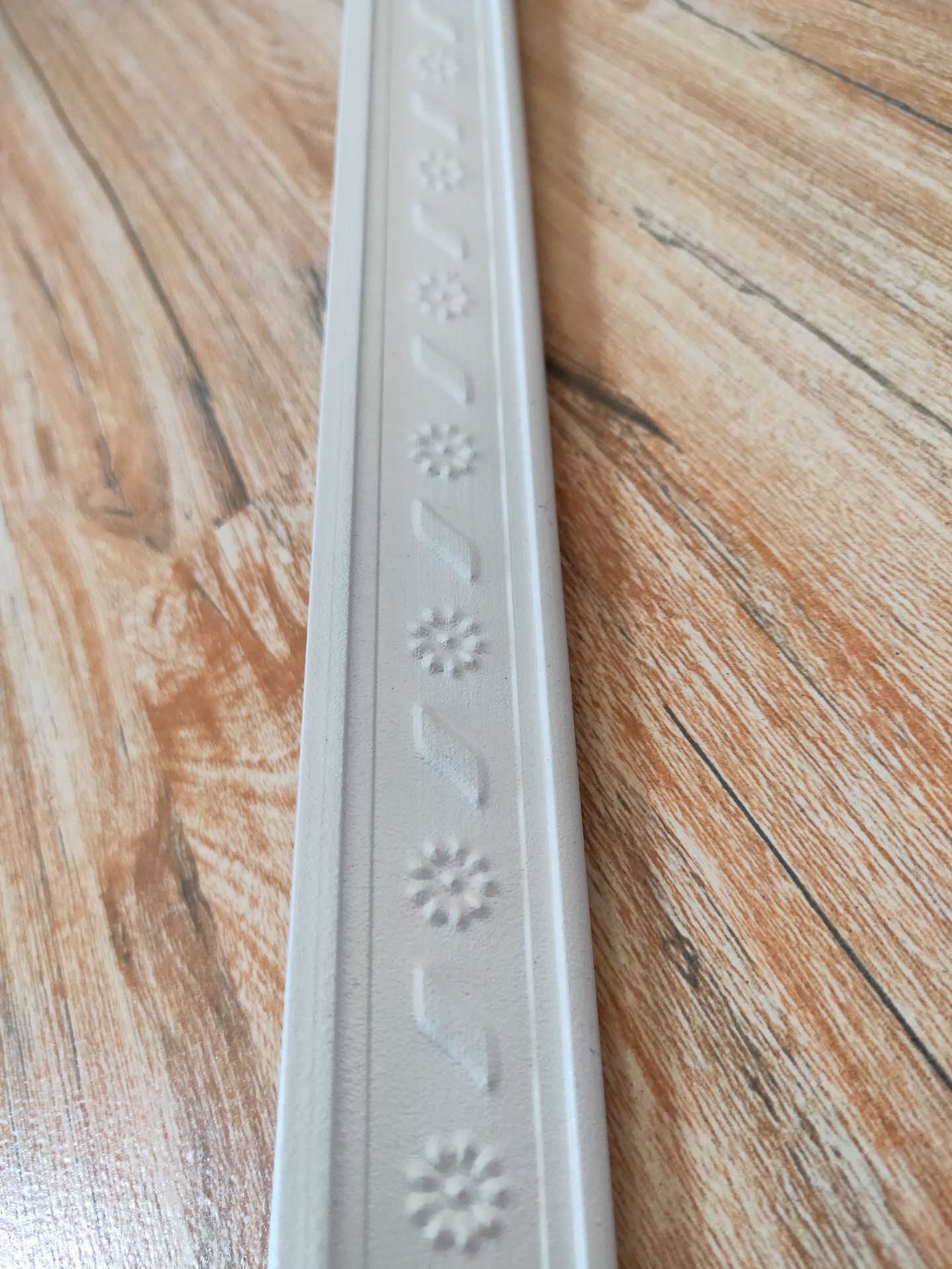 Integrated ceiling, ceiling panel, auxiliary materials and accessories, home decoration, fine decoration, triangular keel, main keel finishing, pure white board edge line Application Scenario