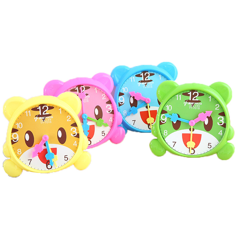 钟面学习器/卡通钟白底实物图