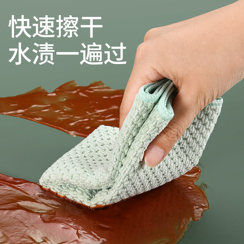 Kitchen cleaning cloths that do not stick to oil and have strong water absorption, 5 or 10 pieces of household cleaning cloths for tables, fish scale dishwashing cloths wholesale Application Scenario