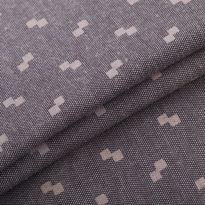 新款箱包皮革白底实物图