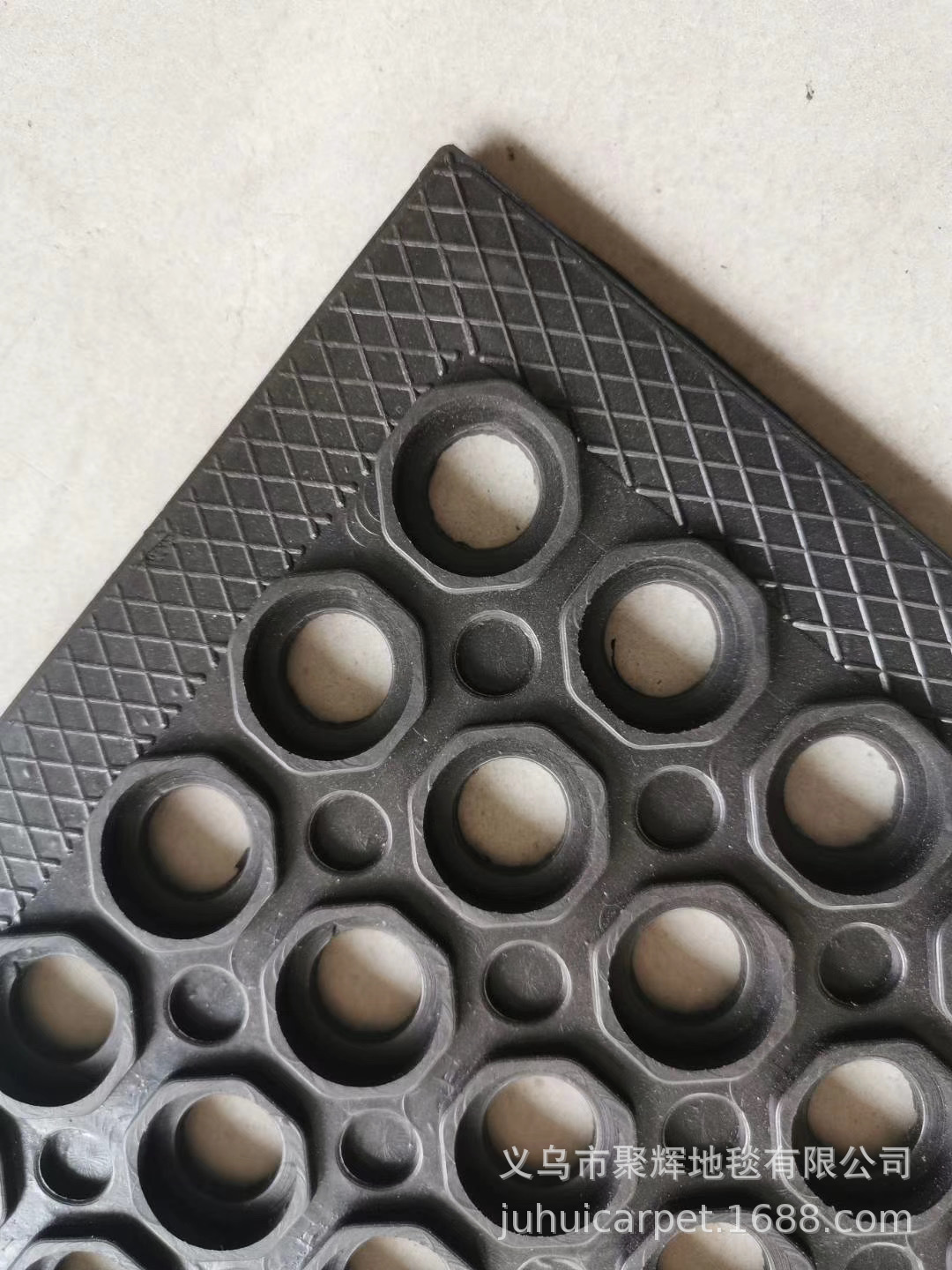 Kitchen Oil And Non-Slip Drain Mat With Holes Workshop Drain Hollow Mat Rubber Injection Molding Mat With Holes details Picture