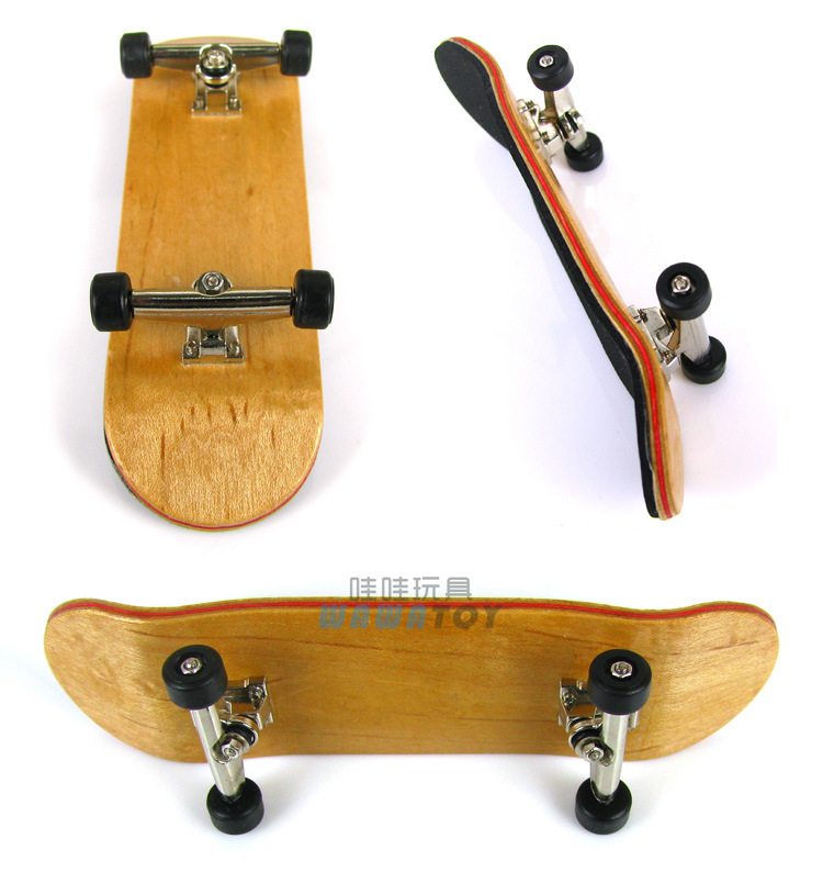 Professional Maple Finger Skateboard Fingertip Wooden Finger Skateboard Creative Novelty Mini Toy Source Manufacturers Wholesale Application Scenario