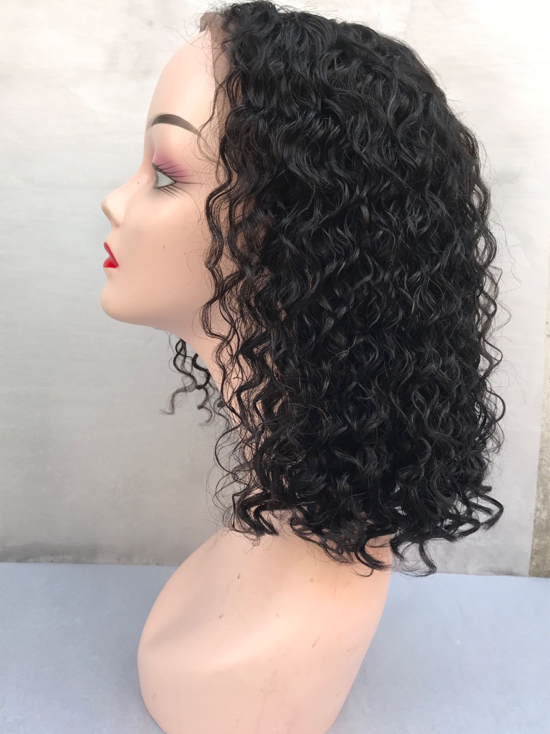 The manufacturer has a large stock of European and American hair covers, women's Bob wigs, mid-length face trimming and curved hair covers details Picture