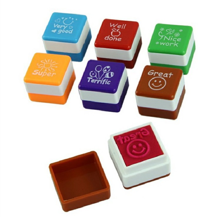 Square English encouragement teaching aid stamps, English teacher's comment stamps, a set of 6 forms, and tap water stamps Application Scenario
