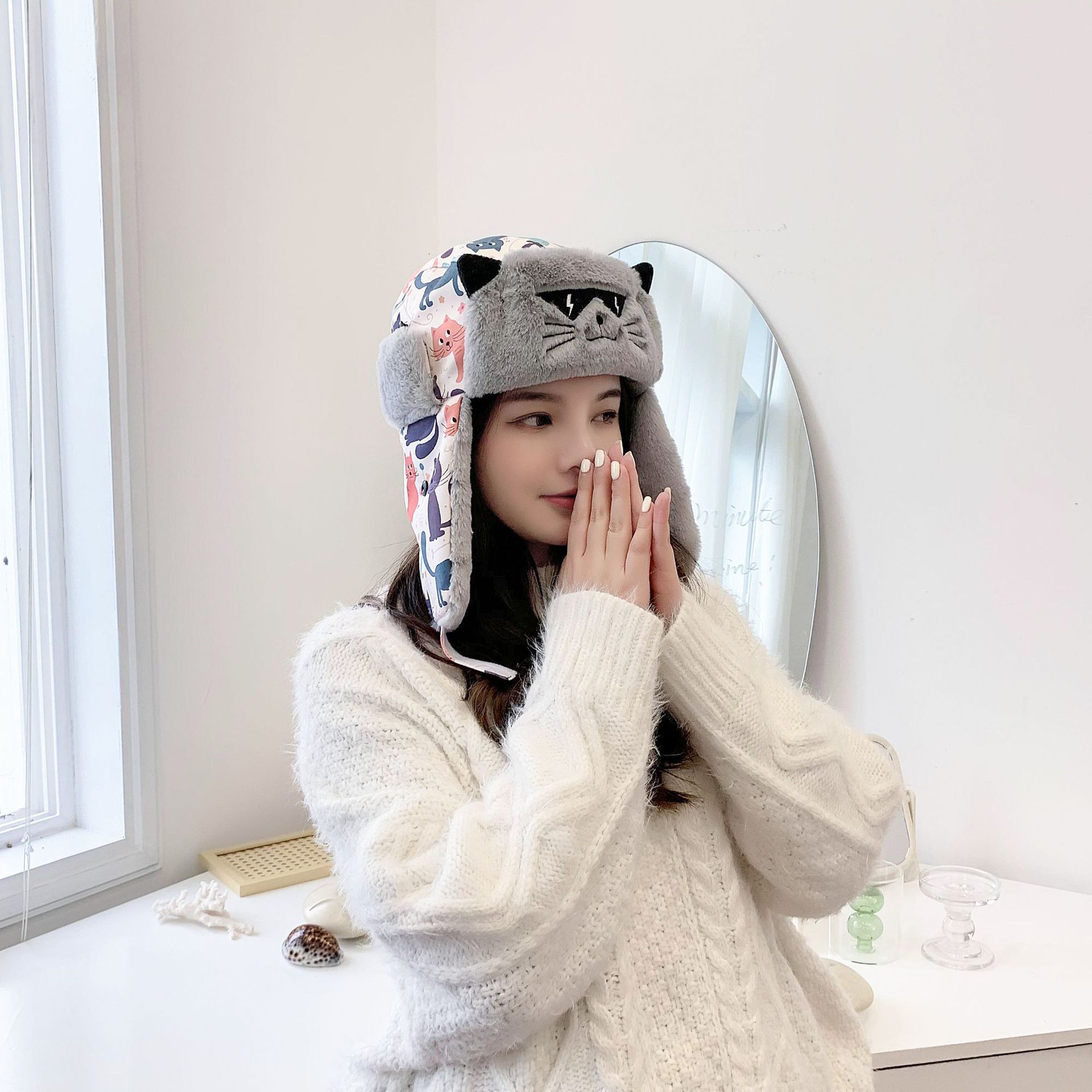 Thickened children's ear protectors for autumn and winter, warm cat hats, Lei Feng hats, cute hats, and women's winter woolen protective cotton combination Application Scenario
