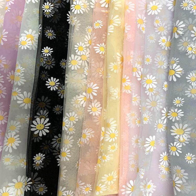 Wholesale of knitted mesh fabric for clothing, headscarves, puffy skirts, headwear, hair accessories, toy fabrics, and small Daisy mesh gauze Application Scenario