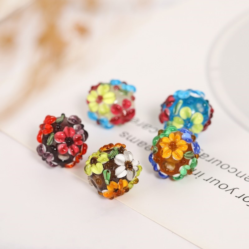 Hanyu Yuan's new multi-flower glass bead Japanese loose bead jewelry necklace bracelet, women's handcrafted beaded bracelet accessories Application Scenario