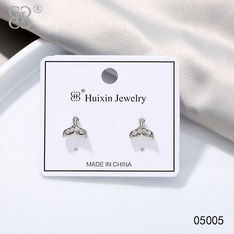 饰品/耳饰/耳钉/珍珠耳钉/无骨耳环细节图