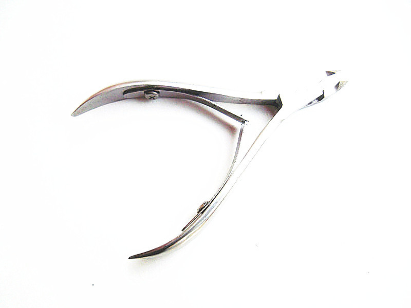 Factory direct sales of stainless steel beauty pliers, dead skin pliers, beauty scissors, beauty tools, short mouth 8715 Application Scenario
