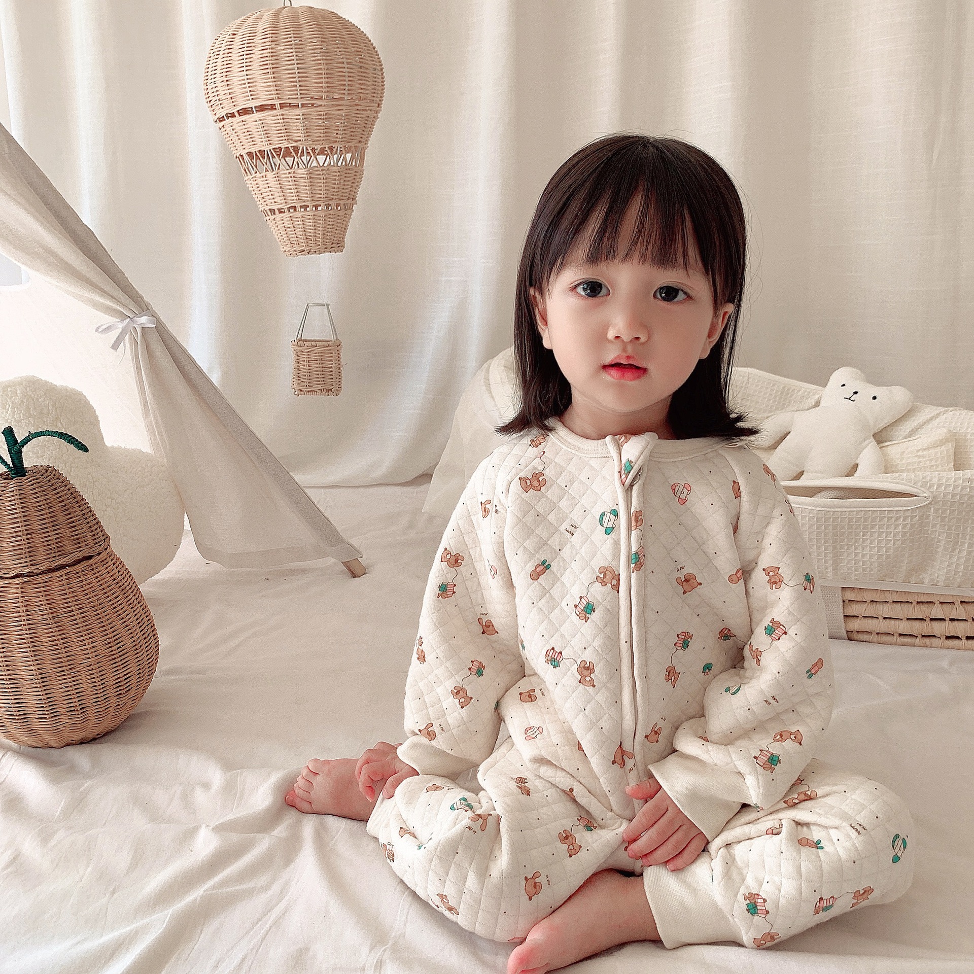 20 New styles of children's silk cotton one-piece suit, baby warm home wear, split sleeping bag, anti-kick quilt, pajamas, long sleeves, thick details Picture
