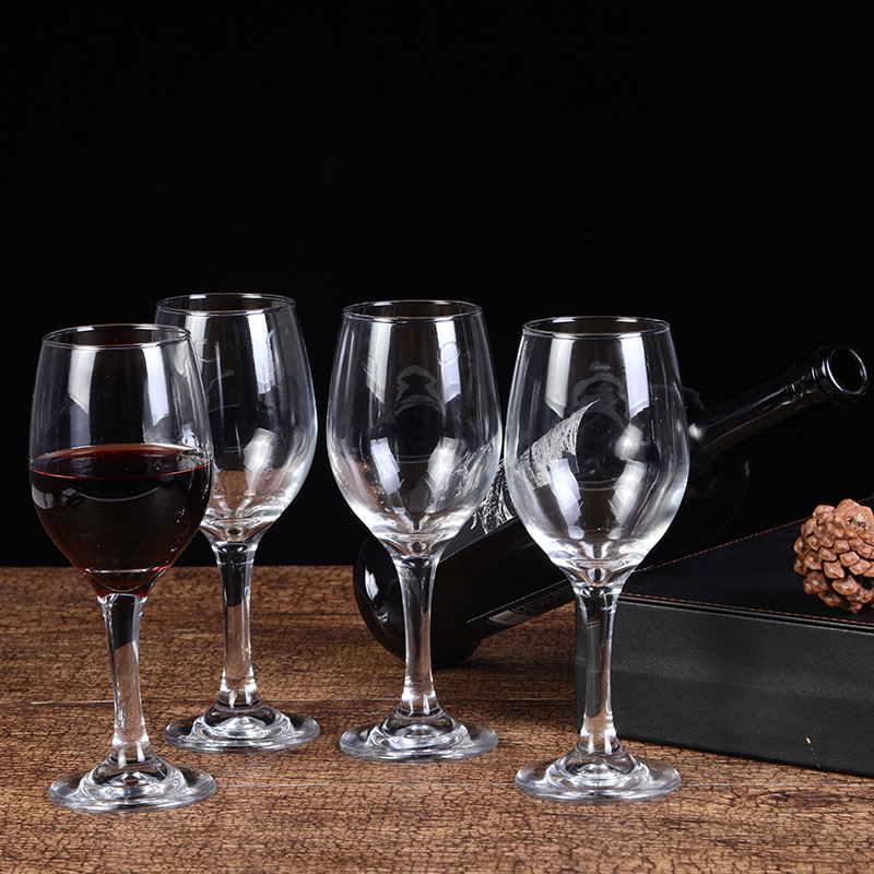 New Fashion Lead-Free Decanter Set Without Handle Clear Glass Bevel Red Wine Glass Set Application Scenario