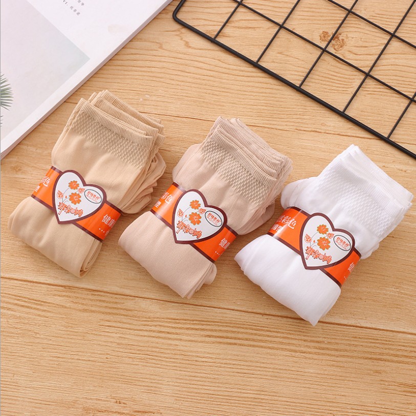 2021 Spring and Autumn thickened pineapple mouth women's short silk socks wholesale breathable and sweat-absorbing velvet pairs of socks at street stalls Application Scenario