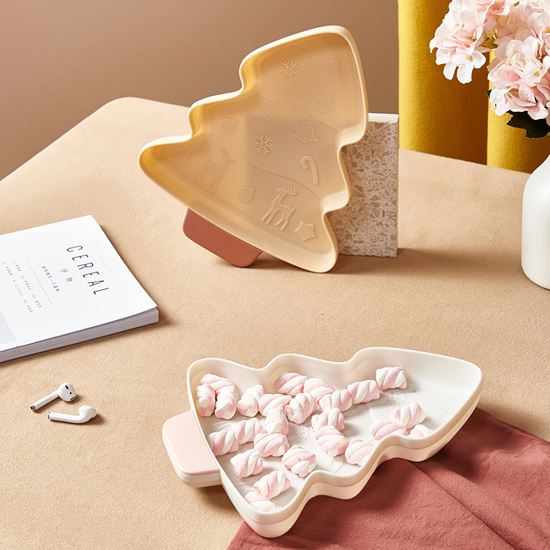 Morandi color plastic fruit plate, creative Christmas tree snack storage plate, new cute coffee table snack dish 0652 Application Scenario