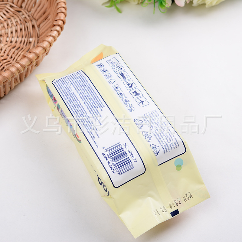 100 Pieces Of Clean Wipes With Cover Baby Wipes Disposable Soft Wipes For Children Wholesale Customization Application Scenario