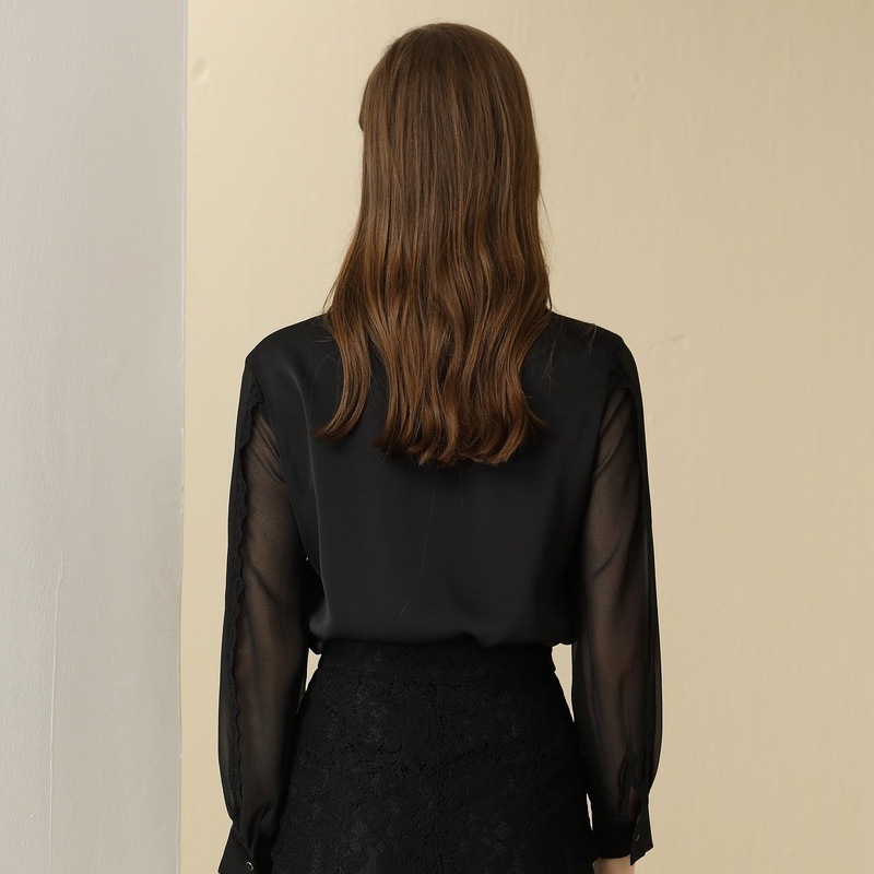 The 2022 autumn new V-neck women's dress features a unique Korean design with a long-sleeved top and a stylish embroidered chiffon shirt details Picture