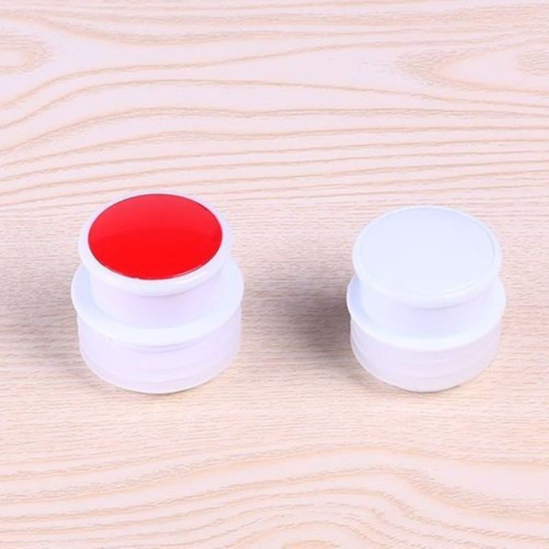 Factory direct sales of household water bottle stoppers, thermos stoppers, plastic and silicone thermos stoppers wholesale, one-yuan and two-yuan store supplies Application Scenario