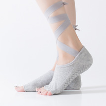 新款全棉瑜伽袜子颗粒袜底五指袜露趾露背舞蹈袜系带款防滑瑜伽袜
