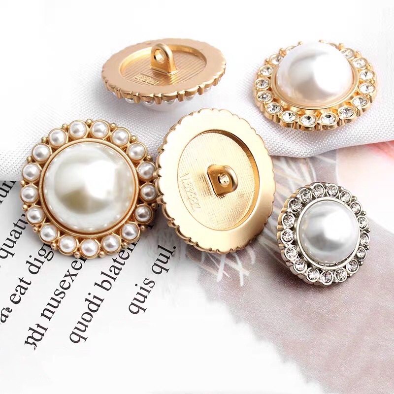 High-end metal diamond-encrusted pearl button small chanel-style fashionable coat, windbreaker, jacket, suit button, versatile decorative button details Picture