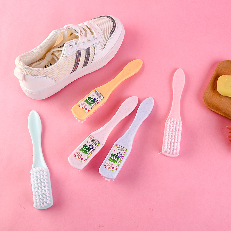 Wholesale of daily necessities shoe brushes, plastic soft-bristled long-handled laundry brushes, household cleaning brushes, and colored shoe washing brushes Application Scenario