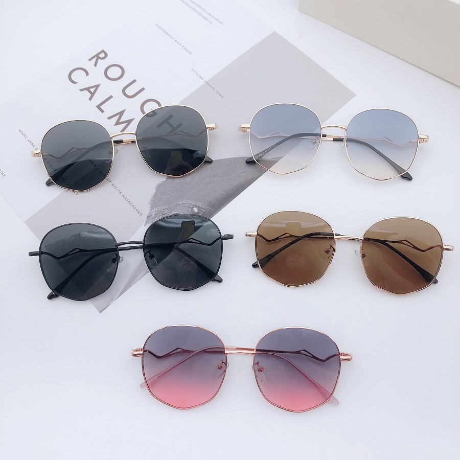 New fashionable, ins style, fresh and light Korean version, the same as the D brand's trendy male Internet celebrity large-framed square UV-resistant sunglasses
