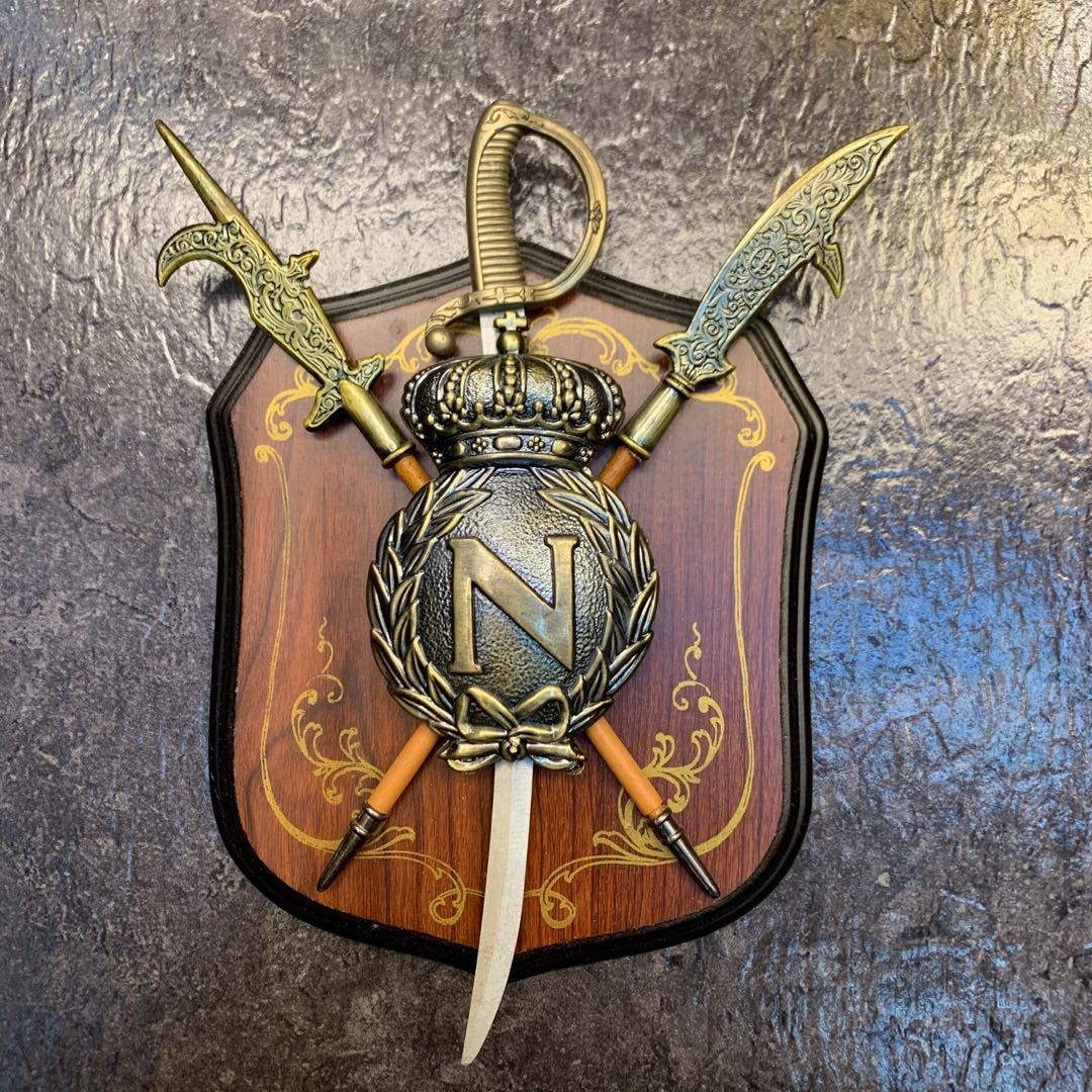 The shield home decoration European classical handicraft decoration sword wall-hanging style Application Scenario