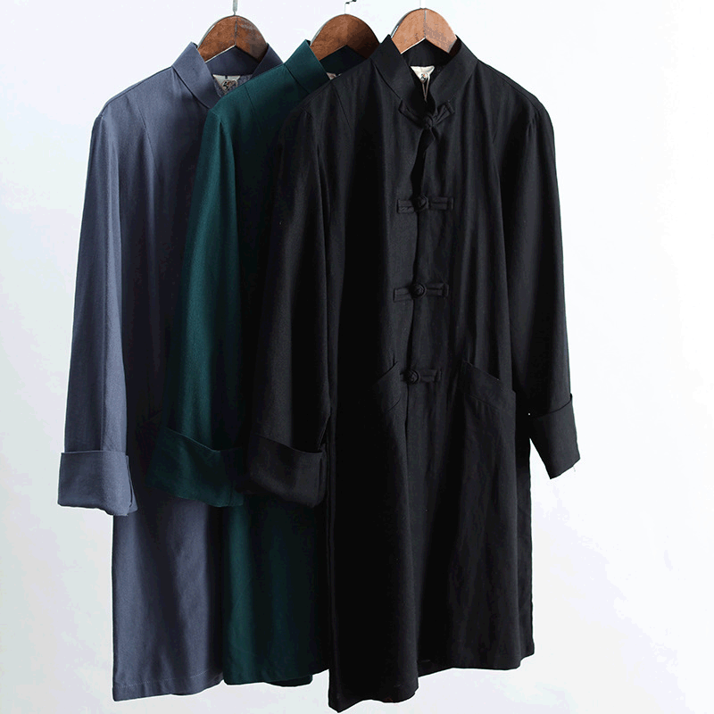 The new button-down shirt jacket for women is a thin, split, loose, casual and slimming style that is versatile. It is a long, casual windbreaker shirt Item Picture
