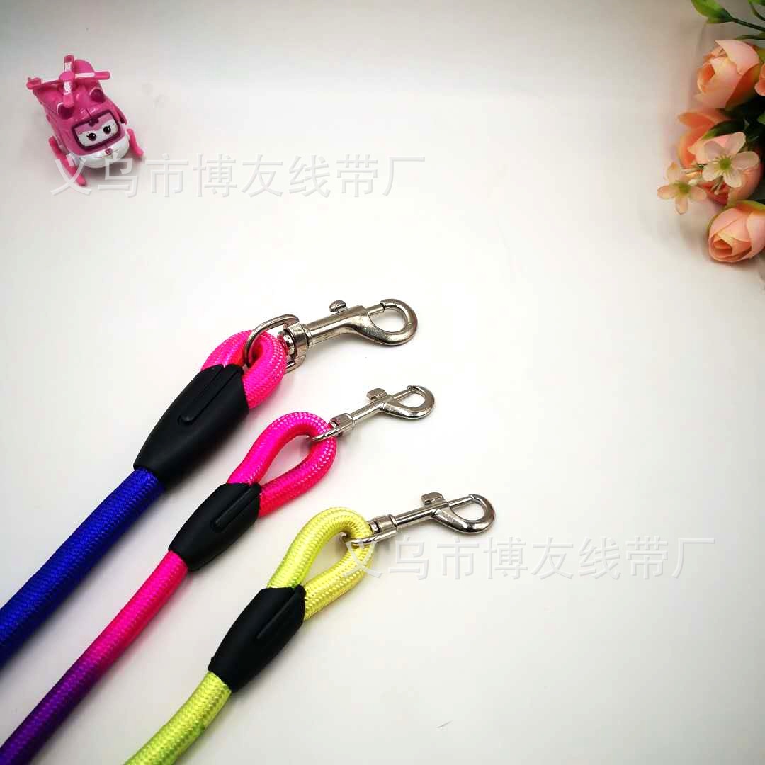 Pet Leash Colorful Nylon Rope Rainbow Rope Gradient Round Rope Luggage Pendant Rope Application Scenario