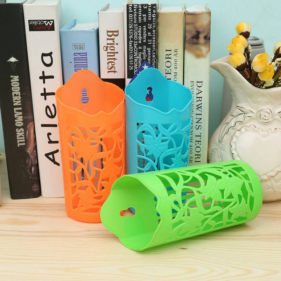 Creative Plastic Wall-Hung Chopsticks Container Chopsticks container for household chopsticks can be hung Chopsticks container Hollow chopsticks for kitchen
