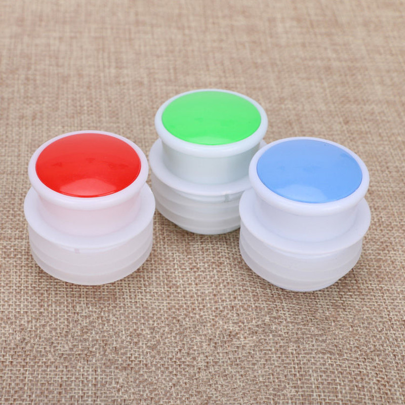 Factory direct sales of household water bottle stoppers, thermos stoppers, plastic and silicone thermos stoppers wholesale, one-yuan and two-yuan store supplies