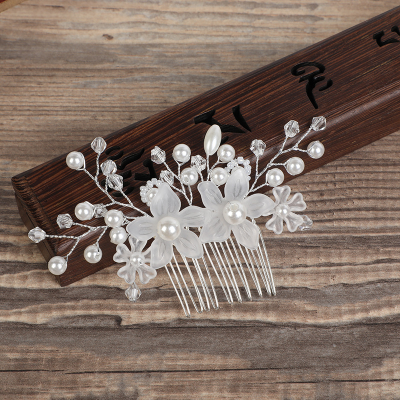 Bride's hairpin, pearl hair pin, ancient-style Hanfu hair accessory, performance hairpin, ancient-style headwear wholesale, domestic independent other hair accessories Application Scenario