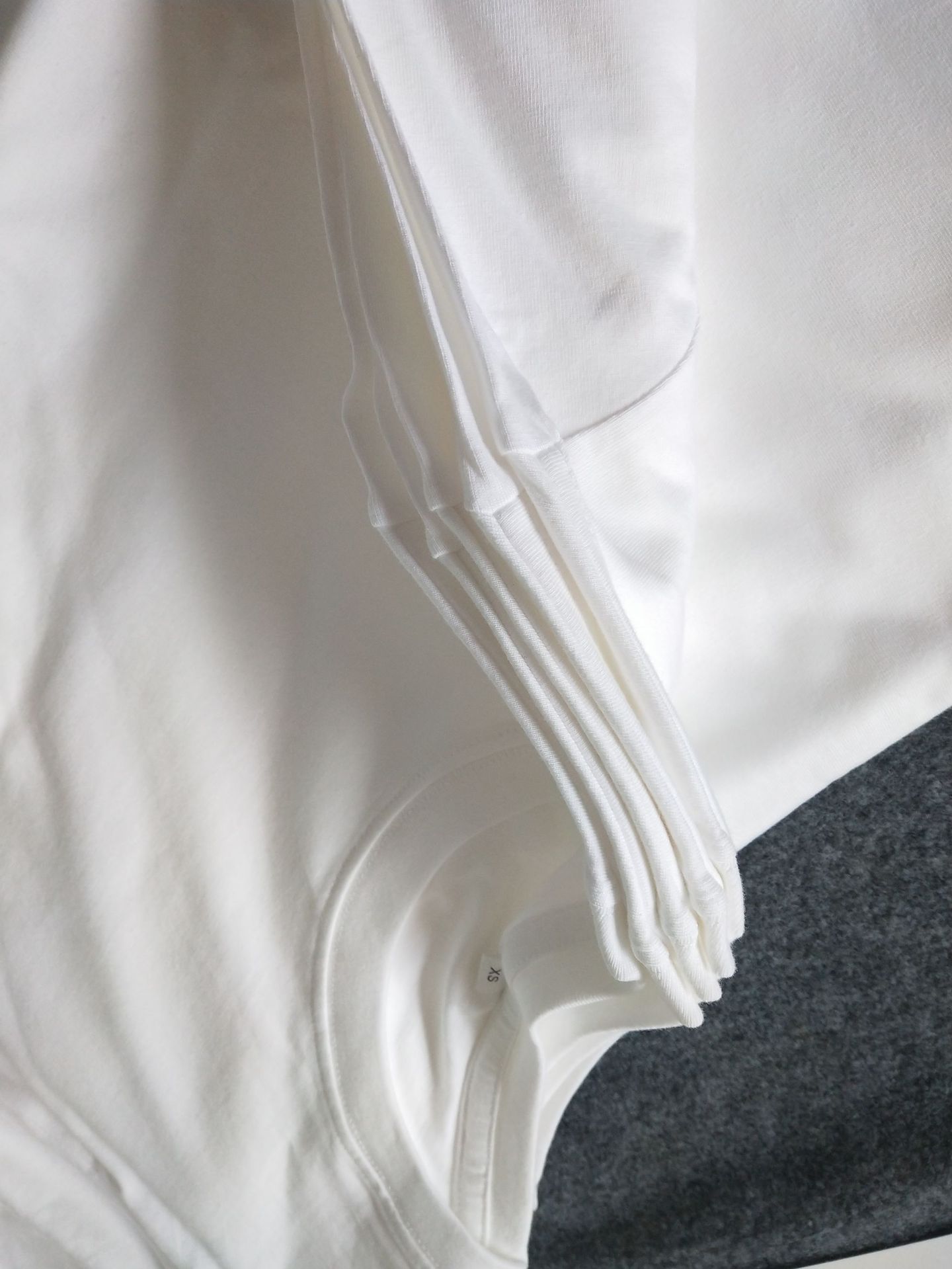 2020优衣K新款纯色光板T恤女白色短袖情侣亲子装一件代发详情图3