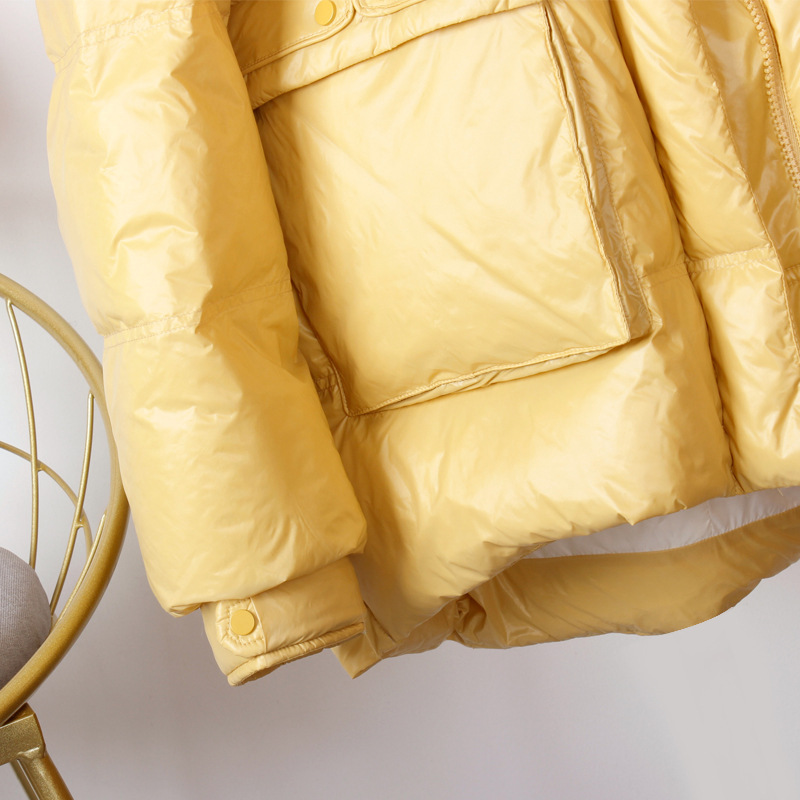 The 2021 new Korean-style fashionable loose stand-up collar and slimming white duck down jacket for women, featuring a bread coat and down jacket Application Scenario