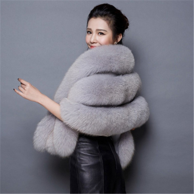 Autumn and winter foreign trade fox fur shawl, women's white wedding dress, cape dress, bride's fur cape, thick cotton coat details Picture