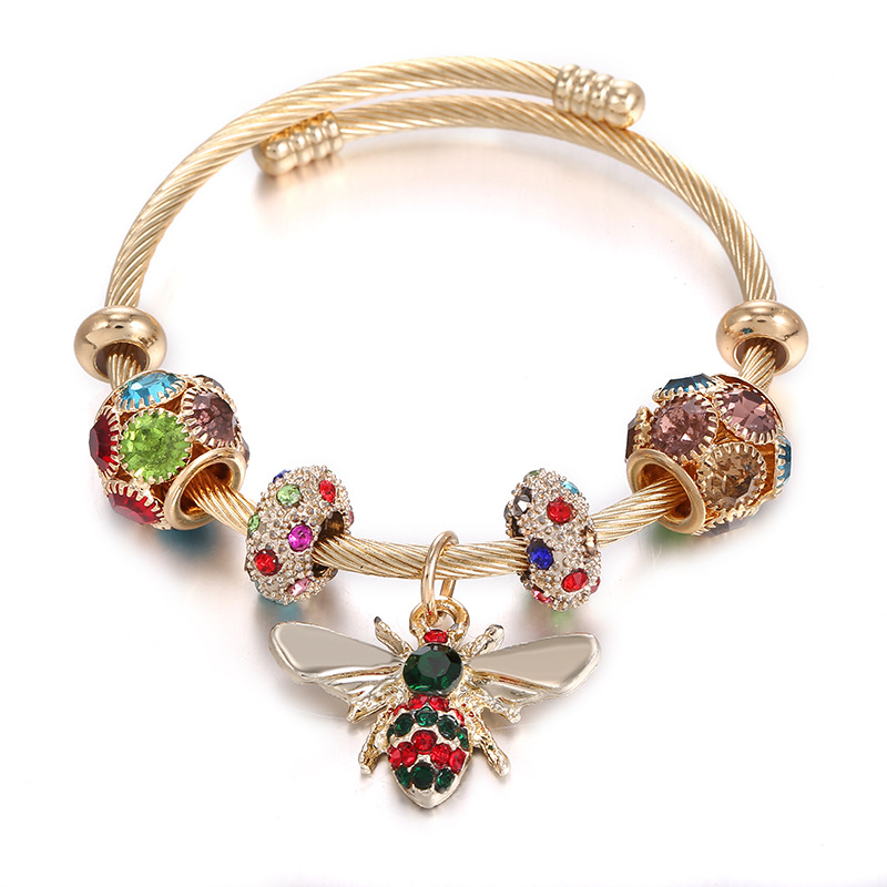 Oly Magic Bracelet 6780 Cross-Border Explosive Amazon Hot Classic Bee Stainless Steel Bracelet Colorful Bee Hand Jewelry Wholesale Application Scenario