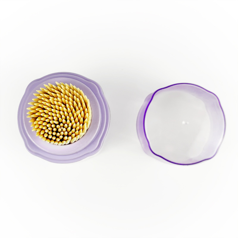 Disposable bamboo toothpick bottles, household, personalized and creative, restaurant and hotel, eco-friendly bamboo toothpicks, 2-yuan, daily necessities store Application Scenario