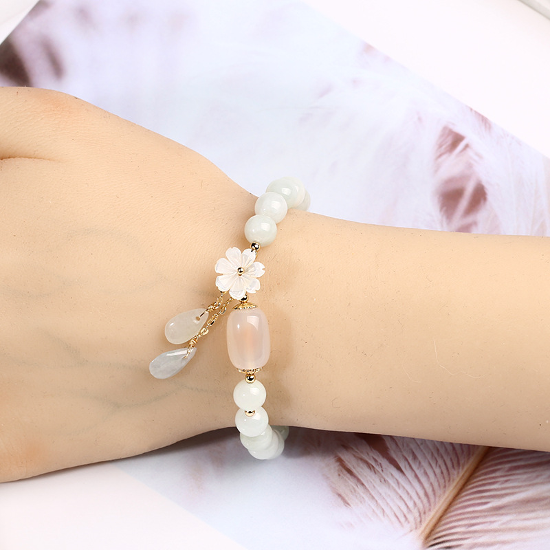 Original design natural jade bracelet 14K gold-plated women's pendant natural shell flower jade water drop style jewelry Application Scenario