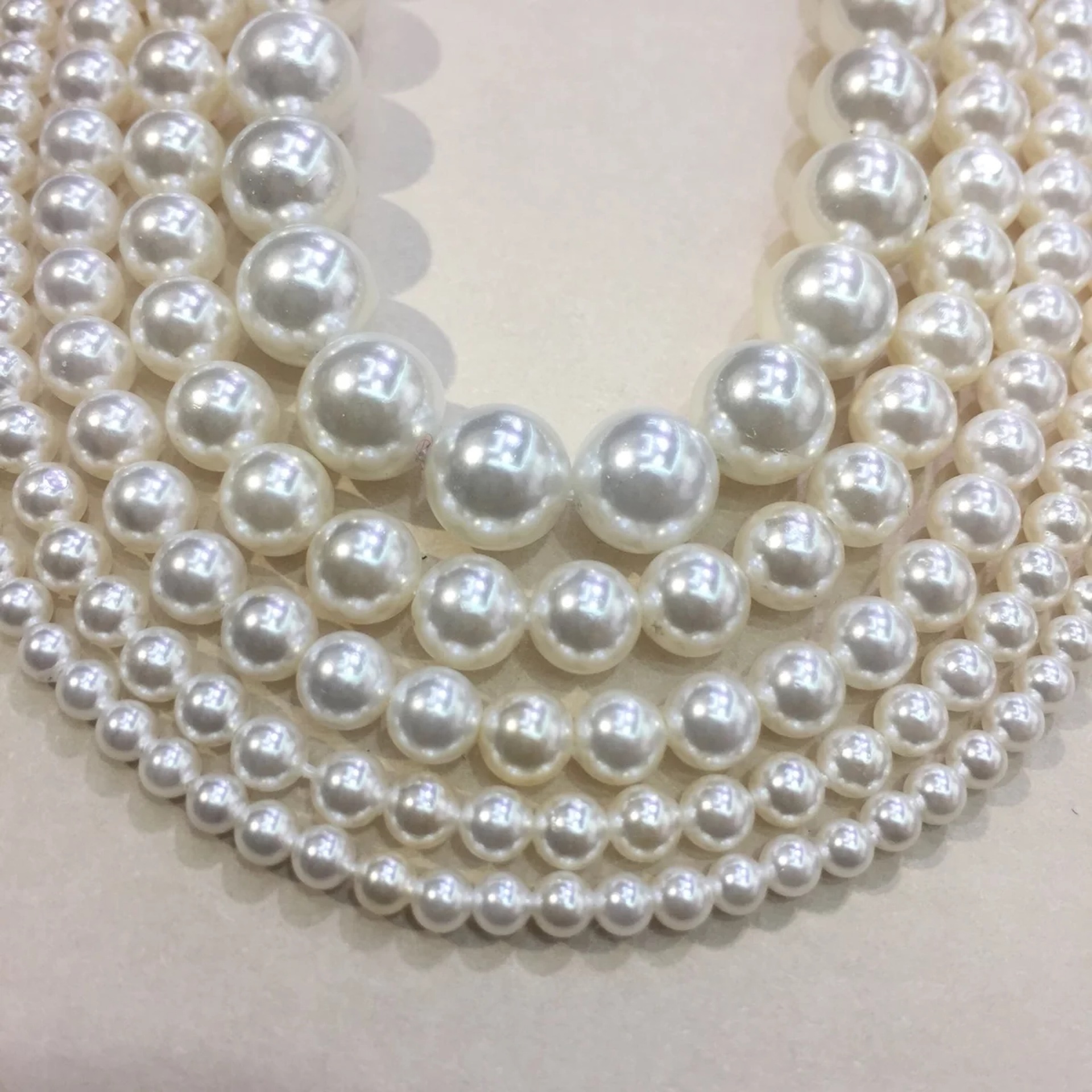 3-12 Natural shell beaded imitation pearl white round bead sweater chain Loose bead bracelet necklace wholesale accessories Application Scenario