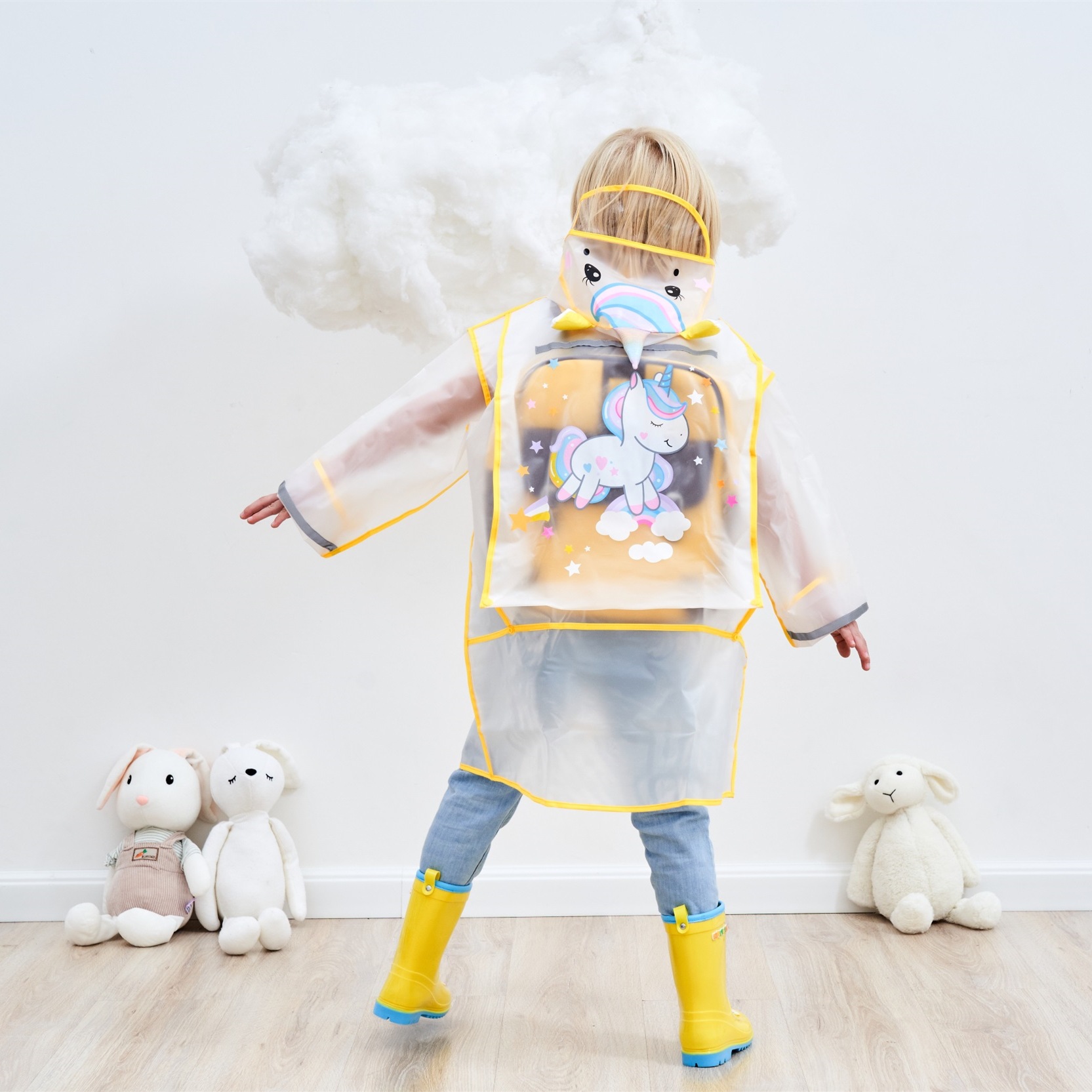 Yami Yami children's eco-friendly transparent raincoat, student schoolbag position raincoat, PEVA cartoon raincoat Application Scenario
