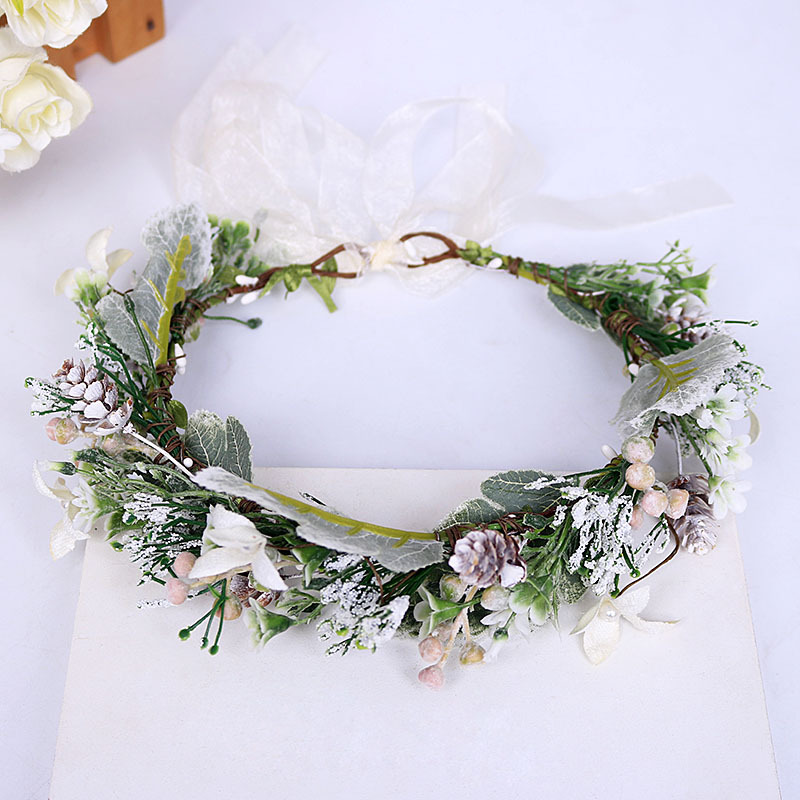 Garland bride headwear, green leaf simulation hair band, seaside vacation travel photos, spring flower hair band accessories details Picture