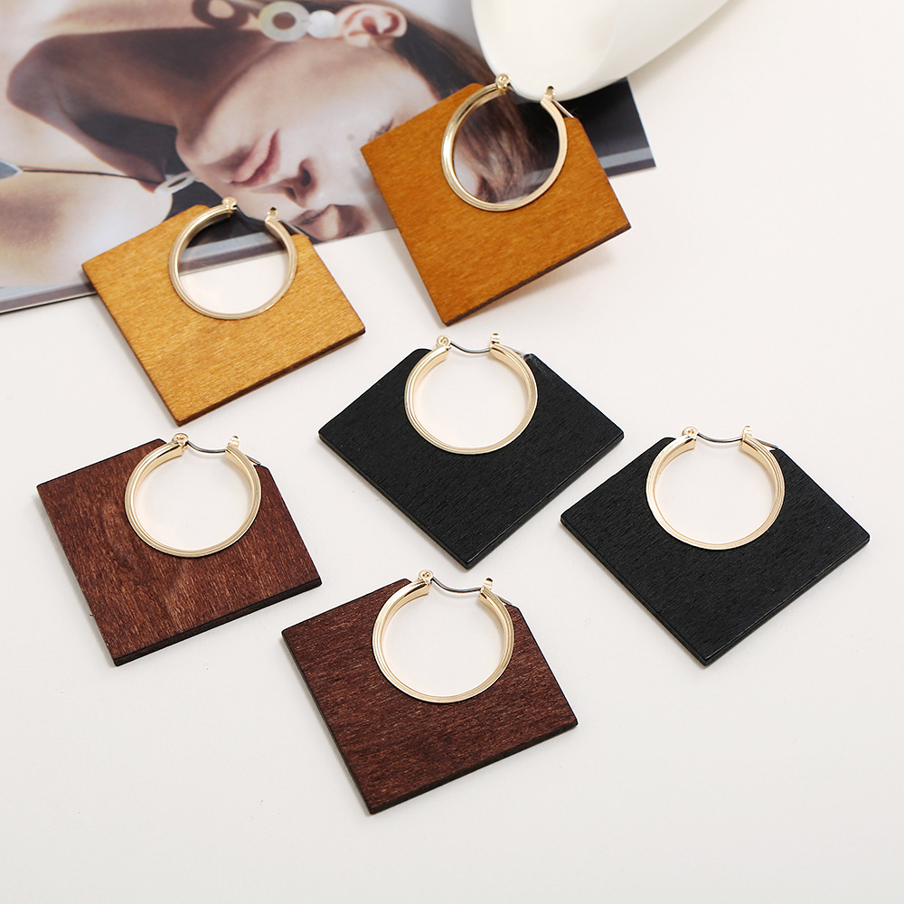 Cross-border exclusive European and American new ear rings, creative geometric classic solid color solid wood diamond-shaped hollowed-out alloy earrings and earrings