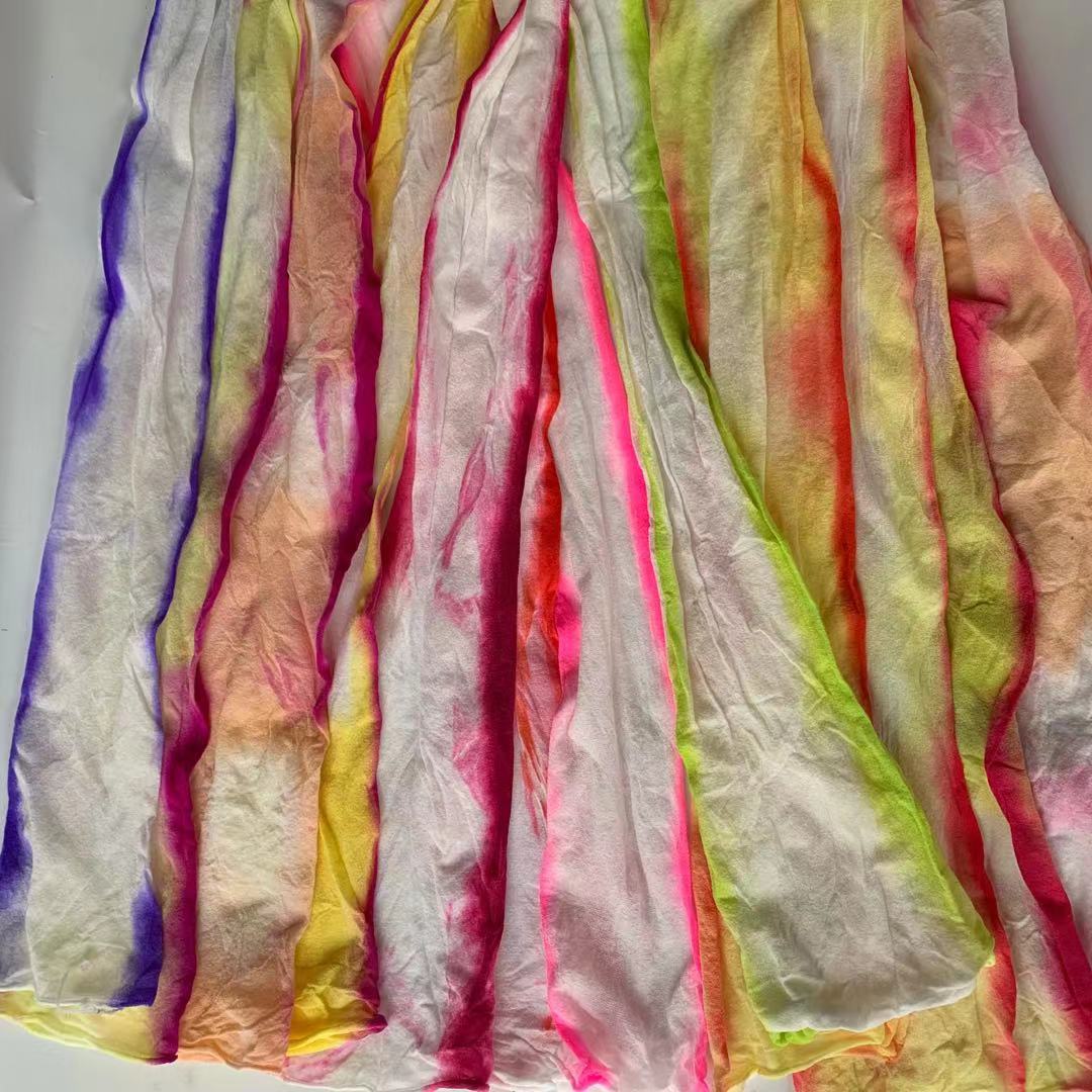 Silk screen flower material wholesale new vertical dyeing narrow edge dyeing two-color silk screen fine edge multi-color silk net full figure