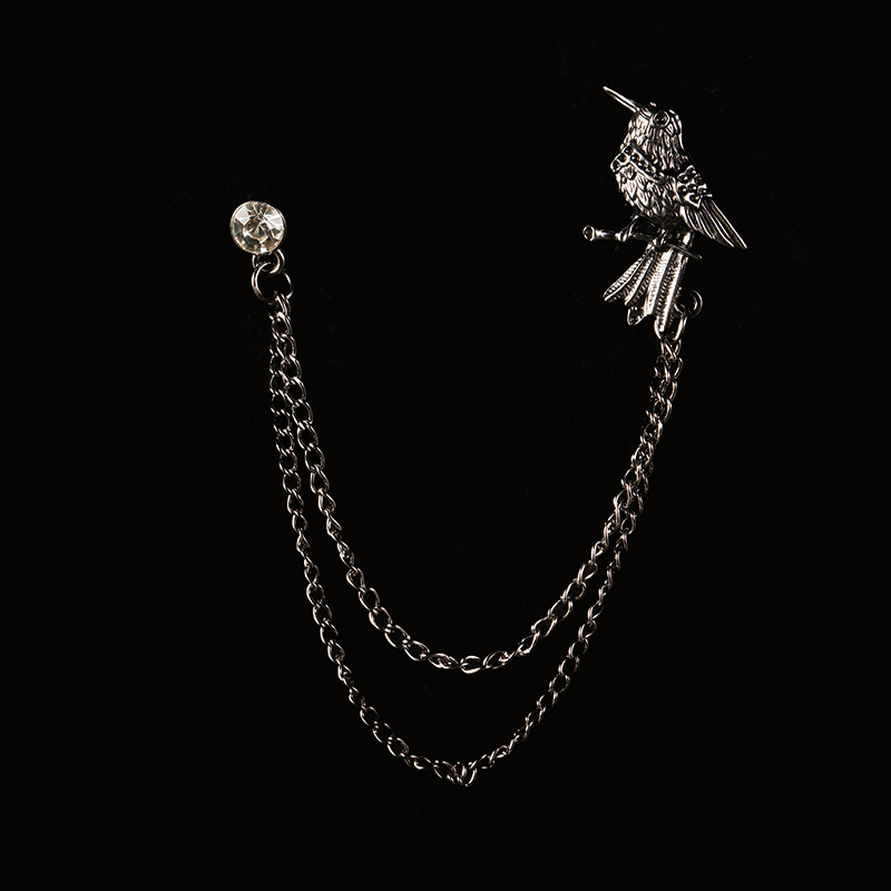 2021 Winter Creative Bird Sweater Chain Brooch Retro Simple European And American Style Five-Pointed Star Dress With Corsage details Picture