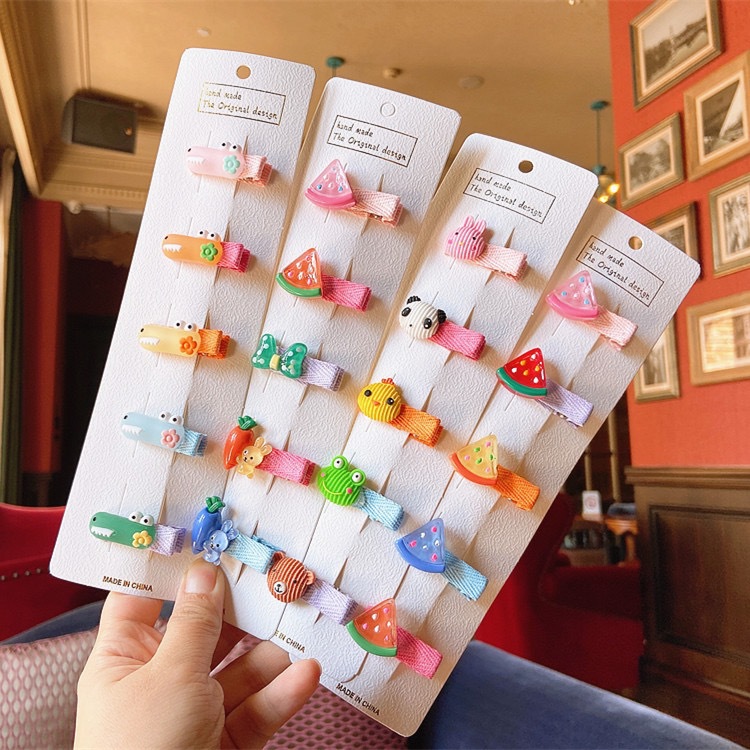 Stands de piso ins dibujos animados adorables accesorios para el pelo clips para niños tocados para bebés y niños pequeña cantidad de pelo tarjetas de pelo al por mayor Application Scenario